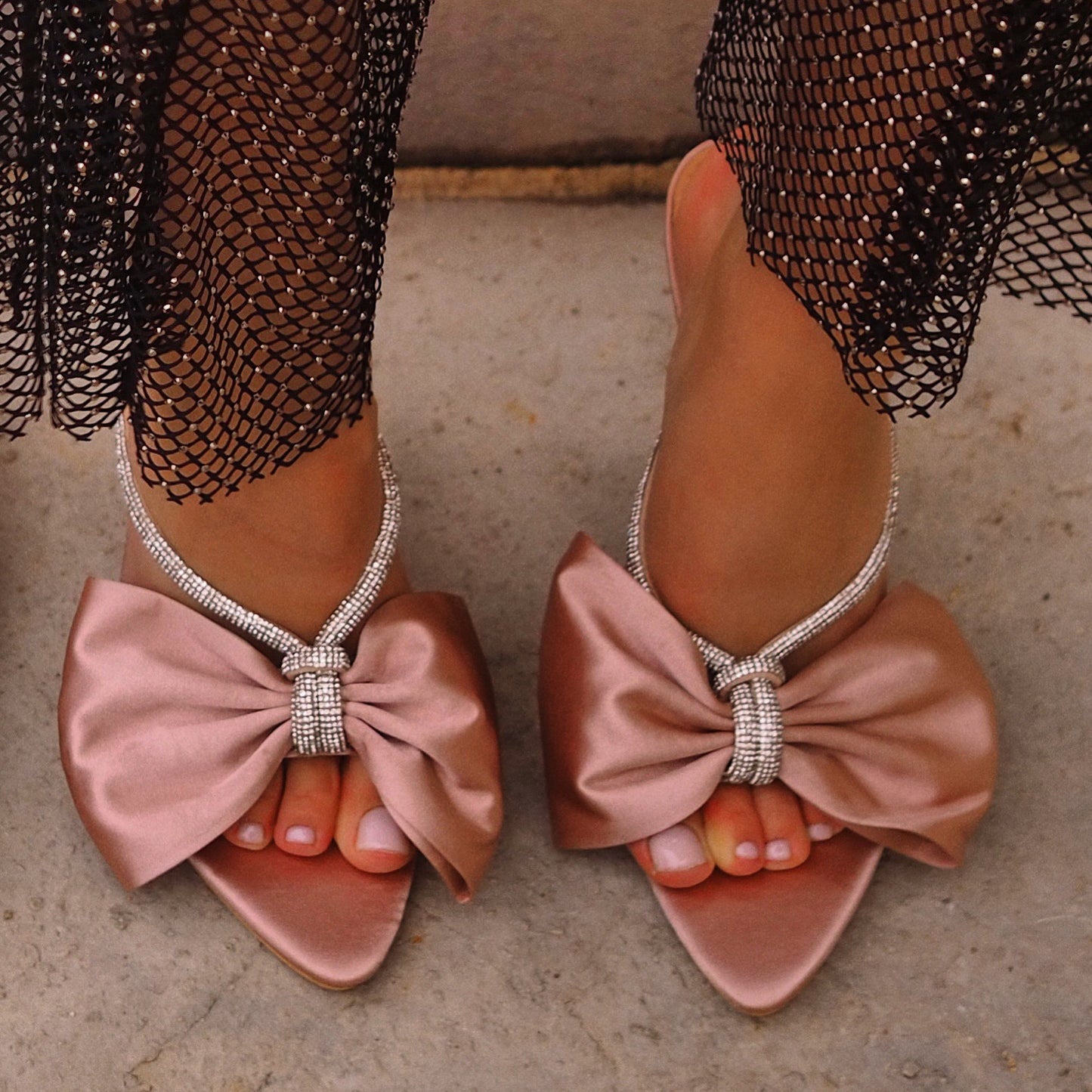 Bow heels
